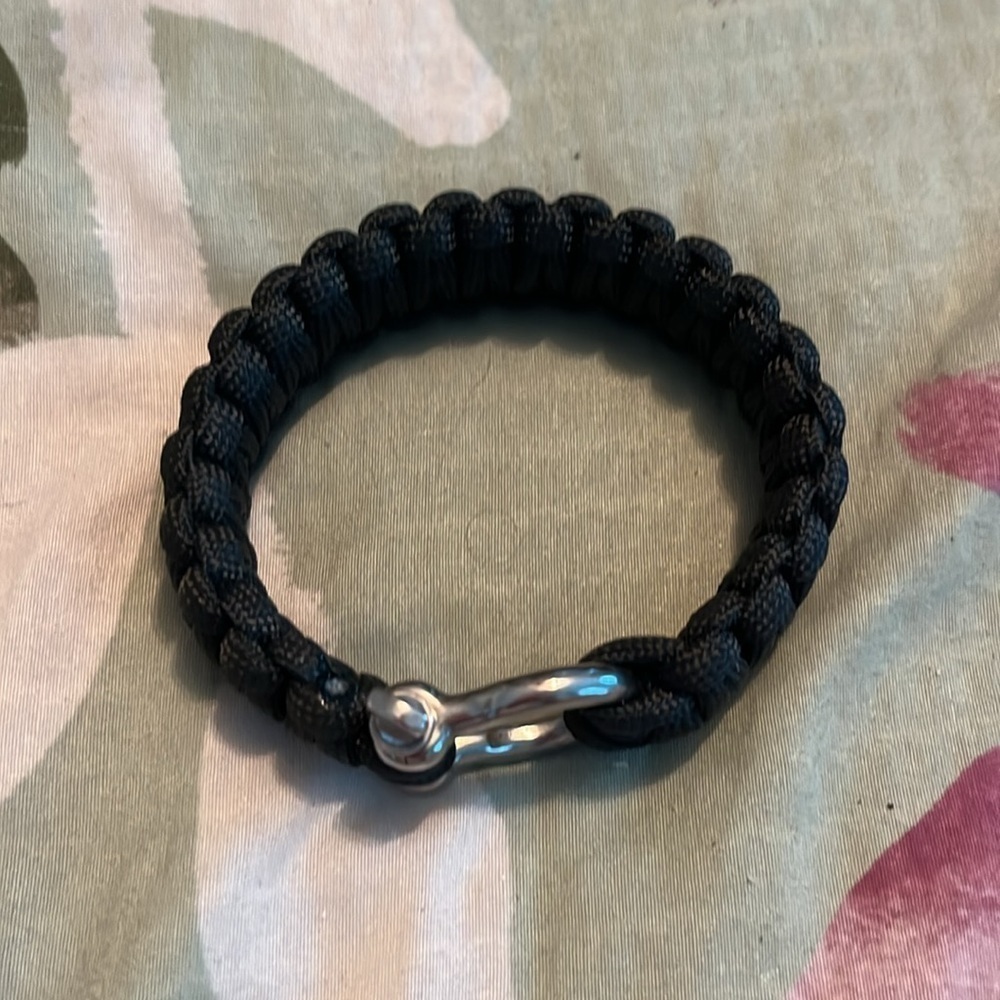 Paracord survival bracelet.